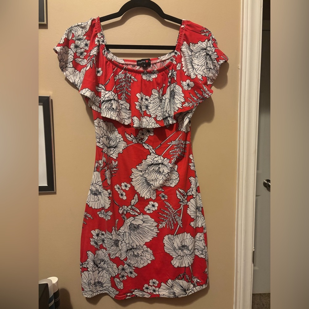 SOLD🥹❤️🔥 Red Floral Mini Dress - Picture 1 of 3